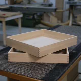 Kökslådor av björk med sinkade hörn